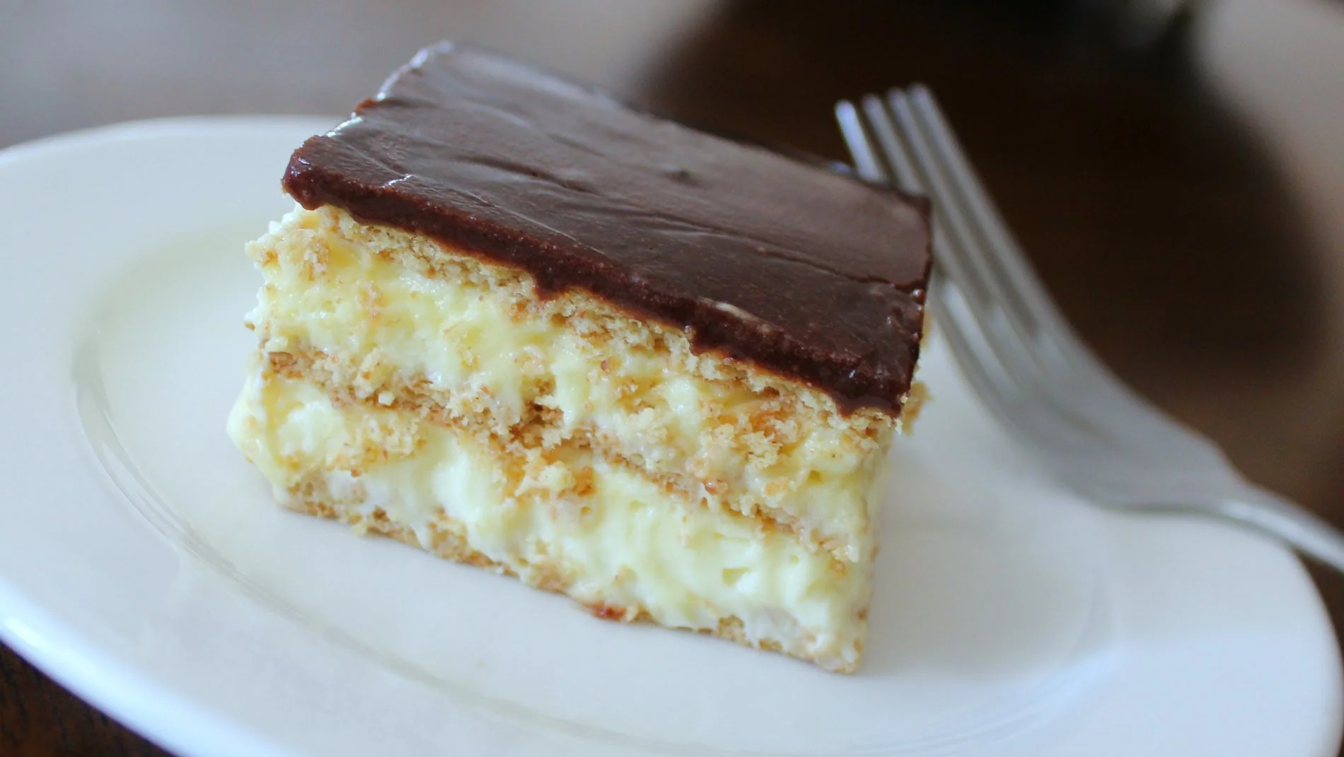 No bake eclair cake